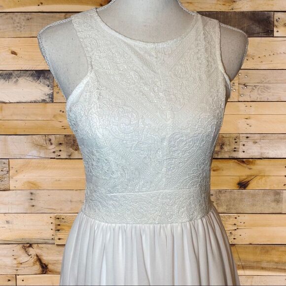FRANCESCA’S white lace top w/ sheer overlay skirt & crochet hem accent, open bck - Picture 2 of 9